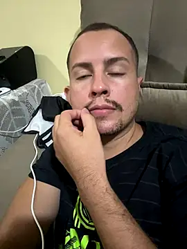 Honorat1 online show from November 5, 10:43 pm