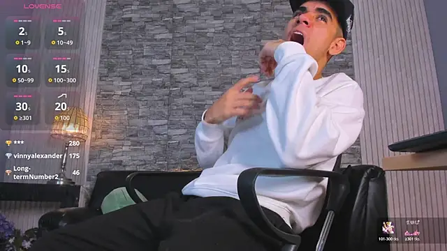 Snapshot of zack_joness18 chatting on November 9, 3:49 am zack joness18 online show from November 9, 3:49 am