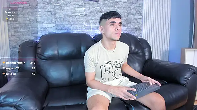 Snapshot of zack_joness18 chatting on November 30, 5:33 am zack joness18 online show from November 30, 5:33 am