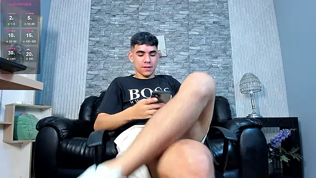 zack joness18 online show from February 1, 4:55 am