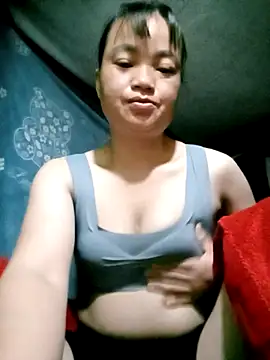 Snapshot of Noelle-e chatting on November 2, 10:01 pm Noelle-e online show from November 2, 10:01 pm