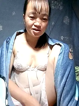 Snapshot of Noelle-e chatting on November 27, 1:24 pm Noelle-e online show from November 27, 1:24 pm