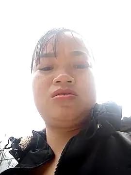 Snapshot of Noelle-e chatting on February 6, 3:55 am Noelle-e online show from February 6, 3:55 am