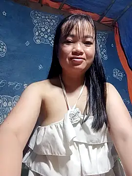 Snapshot of Noelle-e chatting on March 2, 11:00 pm Noelle-e online show from March 2, 11:00 pm