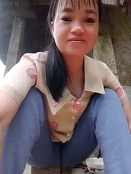 Snapshot of Noelle-e chatting on March 6, 11:34 pm Noelle-e online show from March 6, 11:34 pm