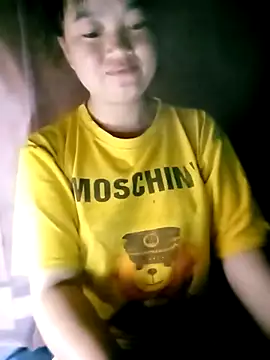 Snapshot of Noelle-e chatting on April 9, 10:15 pm Noelle-e online show from April 9, 10:15 pm