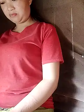 Snapshot of Noelle-e chatting on April 14, 5:46 am Noelle-e online show from April 14, 5:46 am