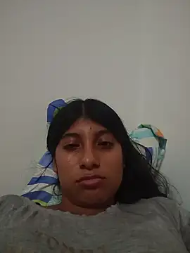 YeseniaRodriguez3 online show from April 9, 1:16 am