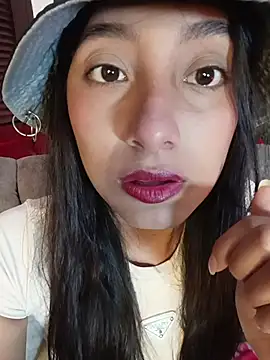 YeseniaRodriguez3 online show from May 23, 12:42 pm
