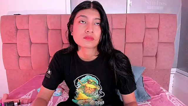 YeseniaRodriguez3 online show from July 12, 12:51 pm