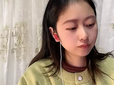 Snapshot of nuannuan35593 chatting on November 22, 2:05 pm nuannuan35593 online show from November 22, 2:05 pm