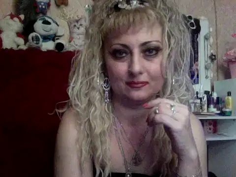 Snapshot of xHot_Amazonq chatting on November 1, 7:49 pm xHot Amazonq online show from November 1, 7:49 pm