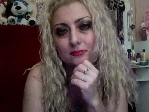 Snapshot of xHot_Amazonq chatting on November 10, 6:29 pm xHot Amazonq online show from November 10, 6:29 pm