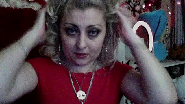 xHot Amazonq online show from February 28, 6:42 pm