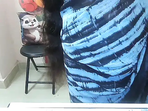 Snapshot of lo_e_shreya chatting on November 1, 3:41 am lo e shreya online show from November 1, 3:41 am