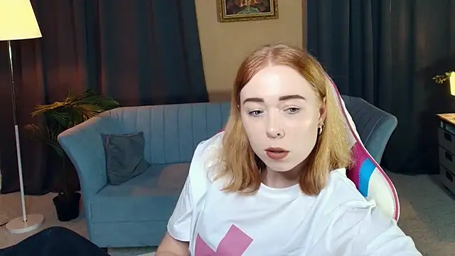 Snapshot of AddieOsler chatting on November 28, 9:06 pm AddieOsler online show from November 28, 9:06 pm