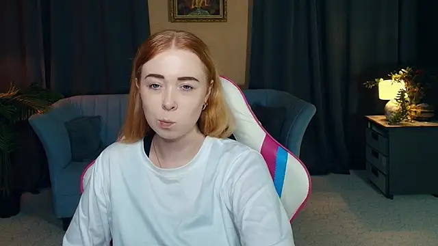 Snapshot of AddieOsler chatting on December 3, 8:40 pm AddieOsler online show from December 3, 8:40 pm