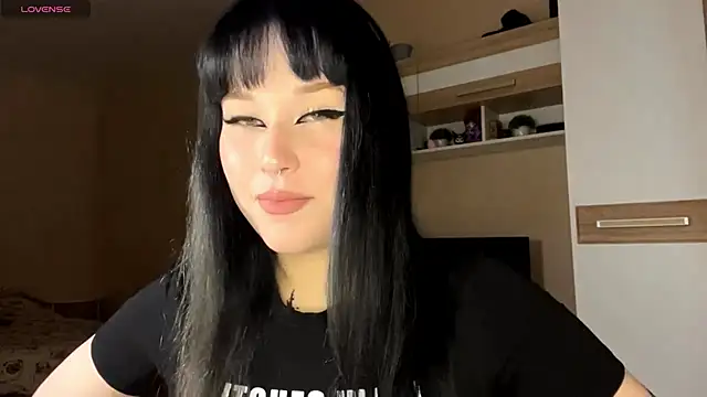 Snapshot of LaurenOveson chatting on October 28, 7:23 am LaurenOveson online show from October 28, 7:23 am