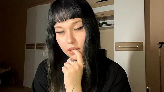 Snapshot of LaurenOveson chatting on November 29, 5:27 pm LaurenOveson online show from November 29, 5:27 pm