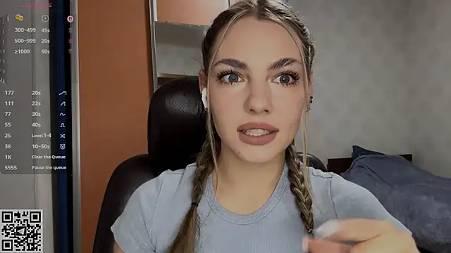 IlanaLafferty online show from December 22, 6:49 pm