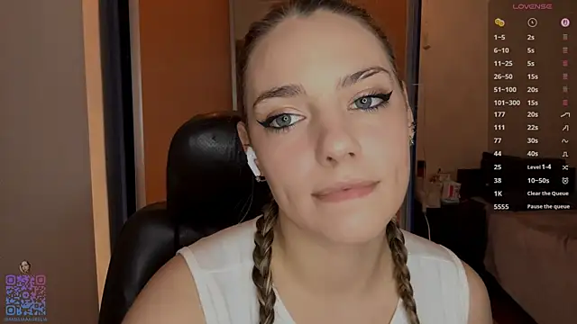 IlanaLafferty online show from January 11, 6:46 pm