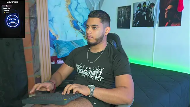 Tiler wolker online show from November 29, 4:15 am