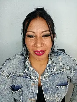 Snapshot of Esmeralda_546 chatting on January 9, 7:15 pm Esmeralda 546 online show from January 9, 7:15 pm