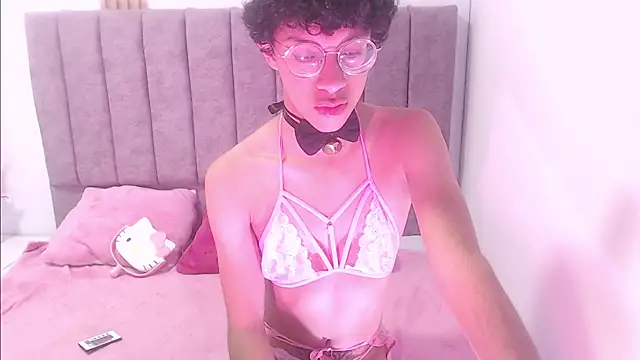 Snapshot of Athenea_Zoe chatting on November 15, 8:05 pm Athenea Zoe online show from November 15, 8:05 pm