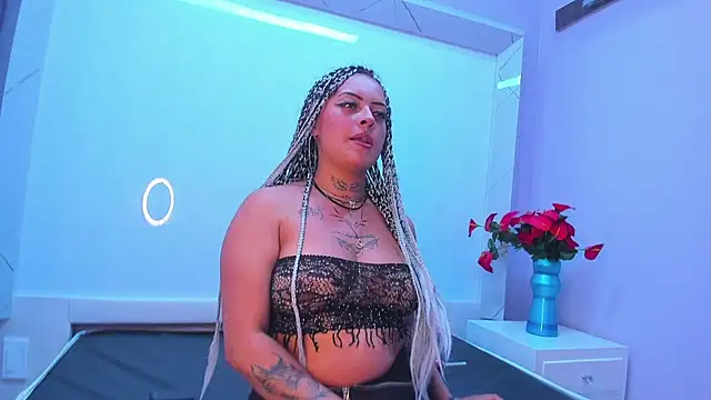 Snapshot of Sweetsinsn_ chatting on October 27, 8:24 pm Sweetsinsn online show from October 27, 8:24 pm