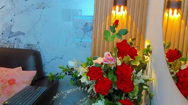 Snapshot of Nayla_Monroee chatting on November 18, 8:02 pm Nayla Monroee online show from November 18, 8:02 pm