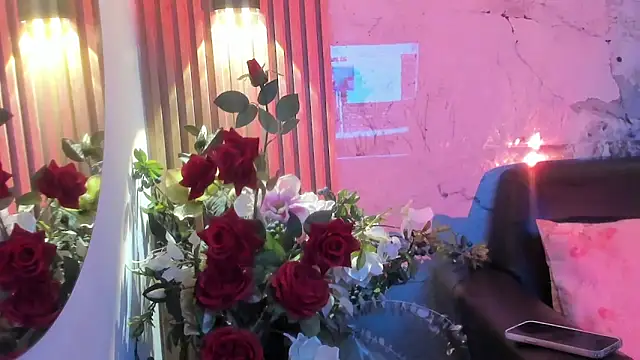 Snapshot of Nayla_Monroee chatting on December 2, 1:17 pm Nayla Monroee online show from December 2, 1:17 pm