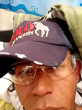 Snapshot of orlexdorlan chatting on December 18, 1:28 pm orlexdorlan online show from December 18, 1:28 pm