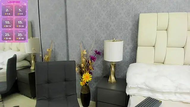 Snapshot of Luna_Bella3 chatting on October 31, 11:11 am Luna Bella3 online show from October 31, 11:11 am