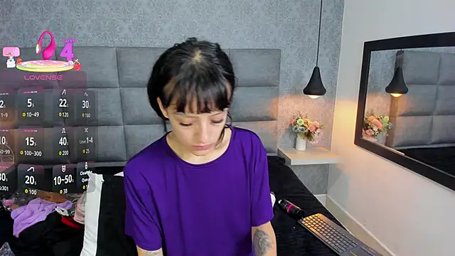 Snapshot of Luna_Bella3 chatting on November 28, 11:02 am Luna Bella3 online show from November 28, 11:02 am