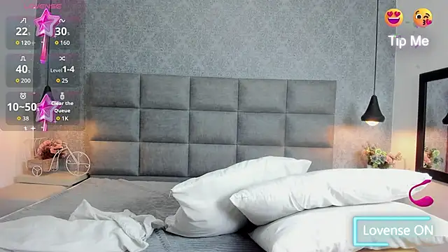 Snapshot of Luna_Bella3 chatting on December 14, 9:58 am Luna Bella3 online show from December 14, 9:58 am