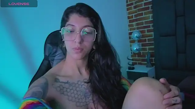 Snapshot of ghostwomaan chatting on November 27, 12:18 pm ghostwomaan online show from November 27, 12:18 pm