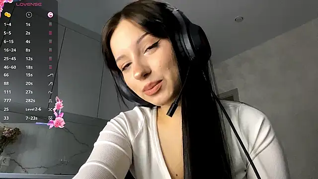 Snapshot of AngilaDoyal chatting on December 14, 7:14 am AngilaDoyal online show from December 14, 7:14 am