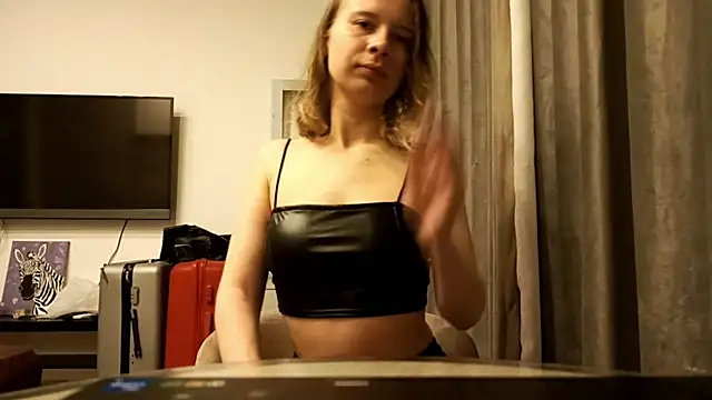 Snapshot of MargaretFairy chatting on November 9, 5:33 pm MargaretFairy online show from November 9, 5:33 pm