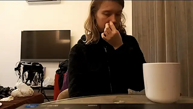 Snapshot of MargaretFairy chatting on December 15, 4:33 pm MargaretFairy online show from December 15, 4:33 pm