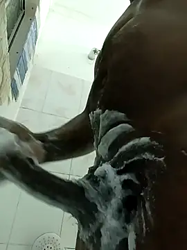 Snapshot of shoodly99 chatting on November 18, 1:55 am shoodly99 online show from November 18, 1:55 am