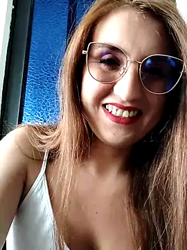 Snapshot of Alyah_1-2 chatting on November 24, 3:23 pm Alyah 1-2 online show from November 24, 3:23 pm