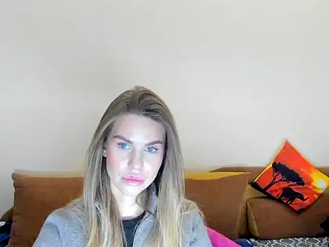 Snapshot of LinaBey chatting on February 12, 5:30 pm LinaBey online show from February 12, 5:30 pm