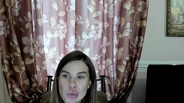 Snapshot of LinaBey chatting on February 19, 12:34 pm LinaBey online show from February 19, 12:34 pm