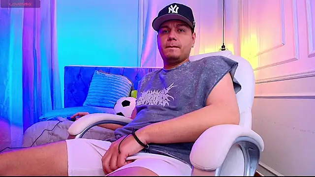 Snapshot of MasonHeat chatting on November 8, 1:50 am MasonHeat online show from November 8, 1:50 am