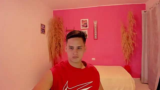 elmasmas01 online show from November 6, 8:32 pm