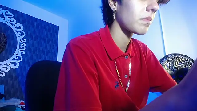 Snapshot of Ghost__Girl_ chatting on December 15, 5:39 pm Ghost Girl online show from December 15, 5:39 pm