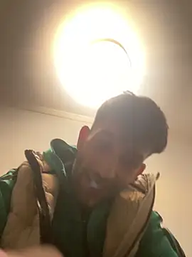 Snapshot of Dondeloquieras4 chatting on February 2, 10:08 pm Dondeloquieras4 online show from February 2, 10:08 pm