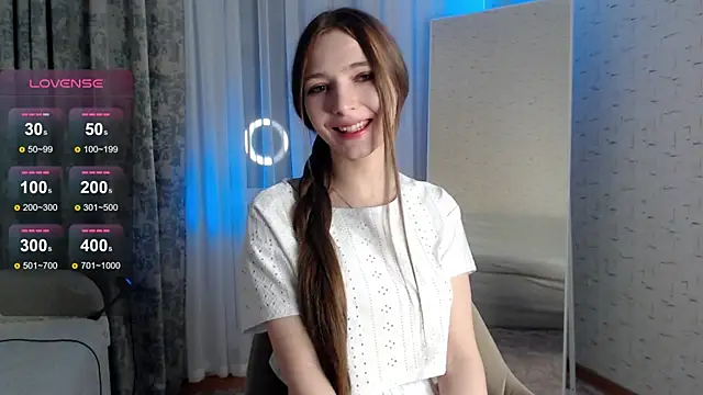 Snapshot of miragge_ chatting on December 15, 9:30 pm miragge online show from December 15, 9:30 pm