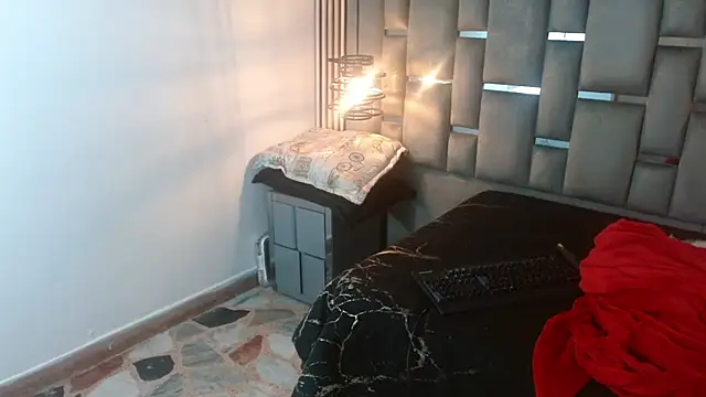 Snapshot of Memi_xxx chatting on November 10, 3:49 am Memi xxx online show from November 10, 3:49 am