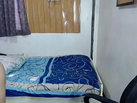 Snapshot of prettysam9 chatting on April 11, 12:26 am prettysam9 online show from April 11, 12:26 am